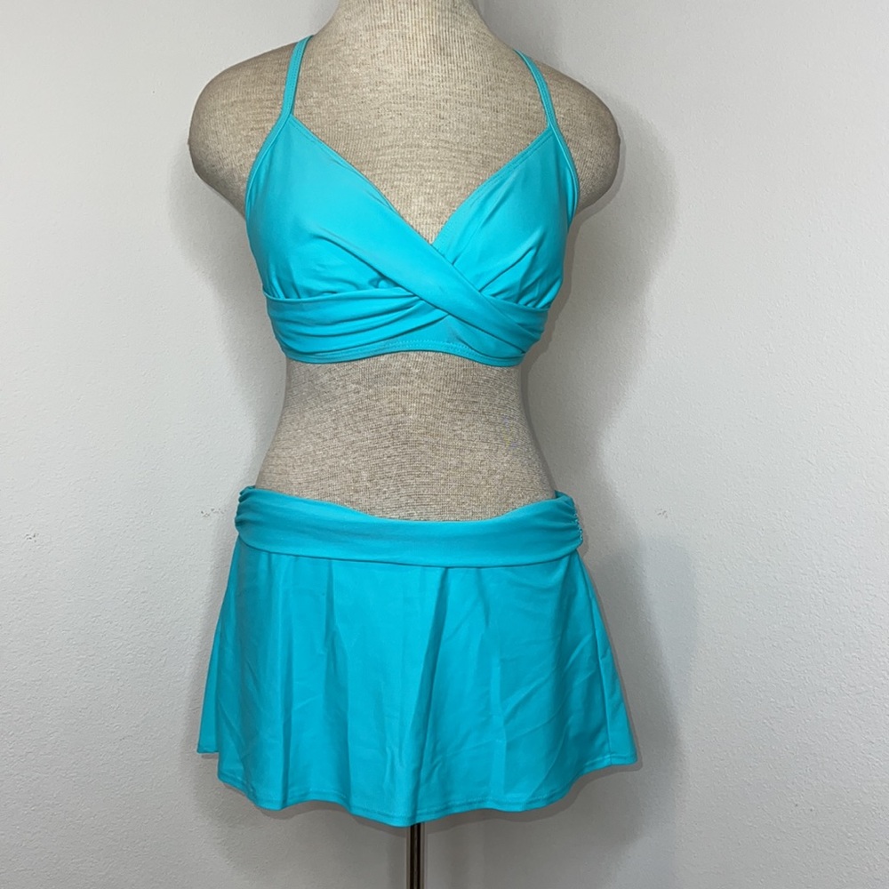 🔹 Athleta 2 Piece Swimsuit